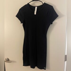 Alo Goddess Ribbed Short sleeve dress- Black size medium